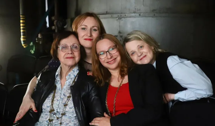 Vaaralliset naiset – aikuisten satutunti